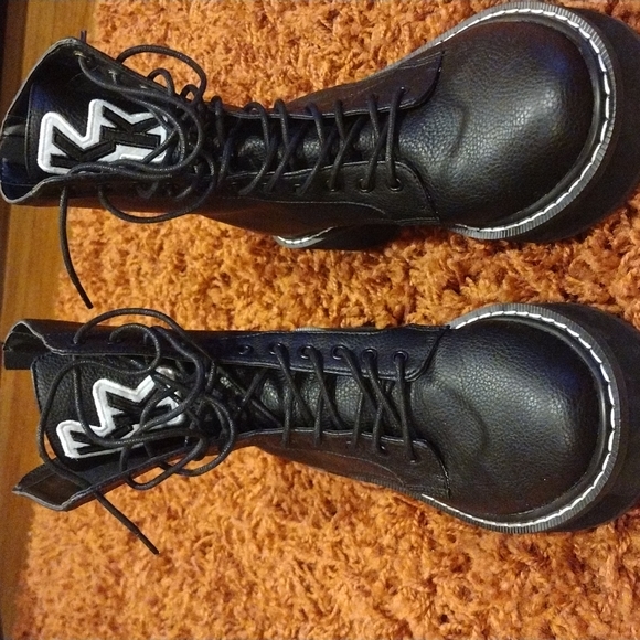 Combat boots - Picture 2 of 5